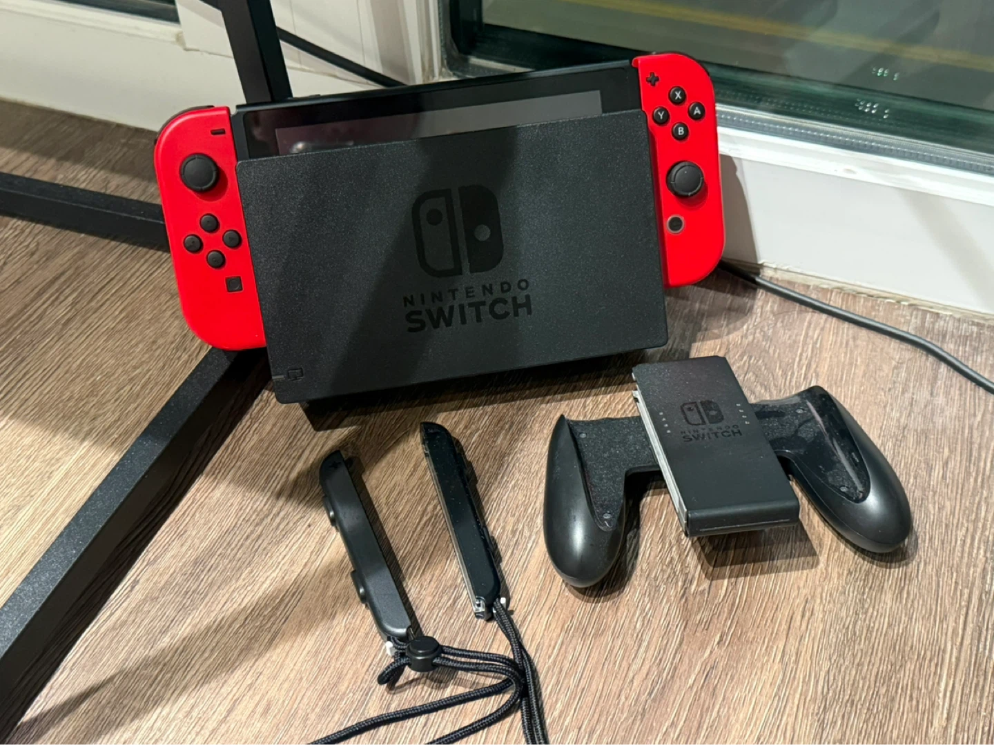 Nintendo Switch (Original, Red Joy-Cons)