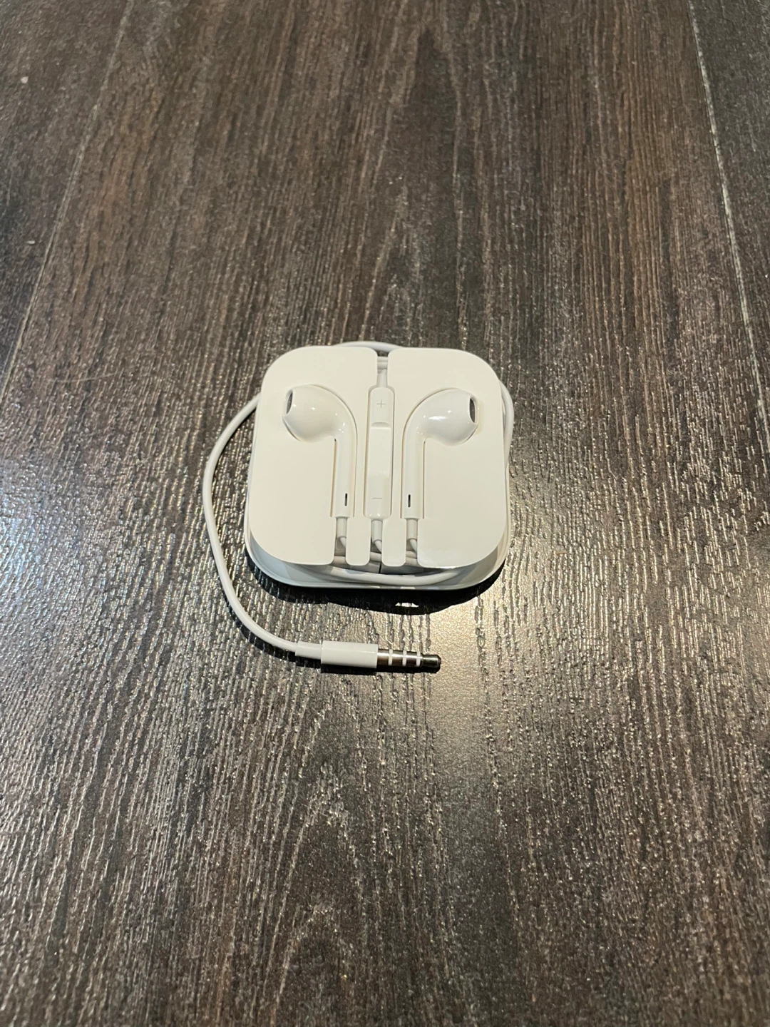 Apple EarPods (3.5mm Headphone Plug) - photo 2