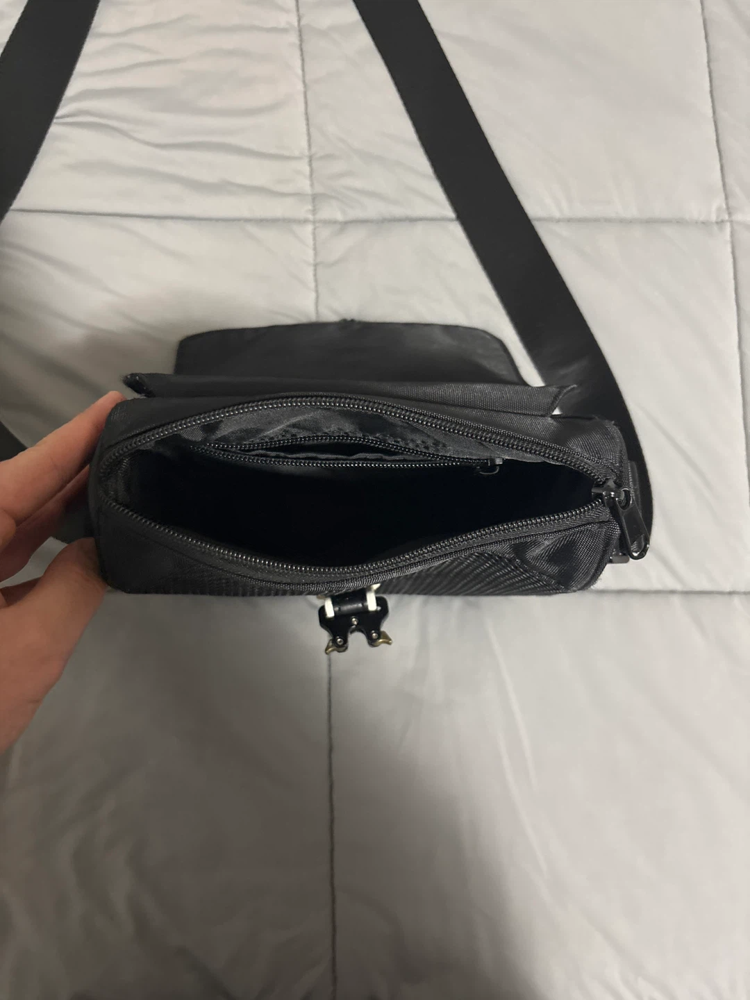 Trapstar Black Crossbody Bag - photo 3