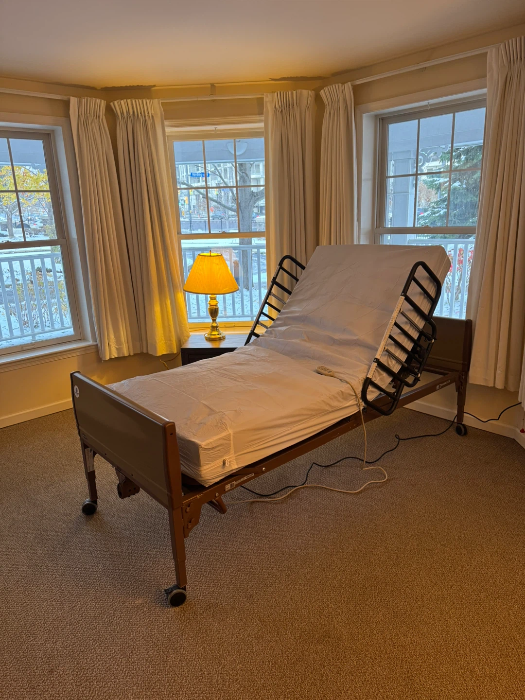 INVACARE HOSPITAL BED DELIVERY & SETUP INCLUDED