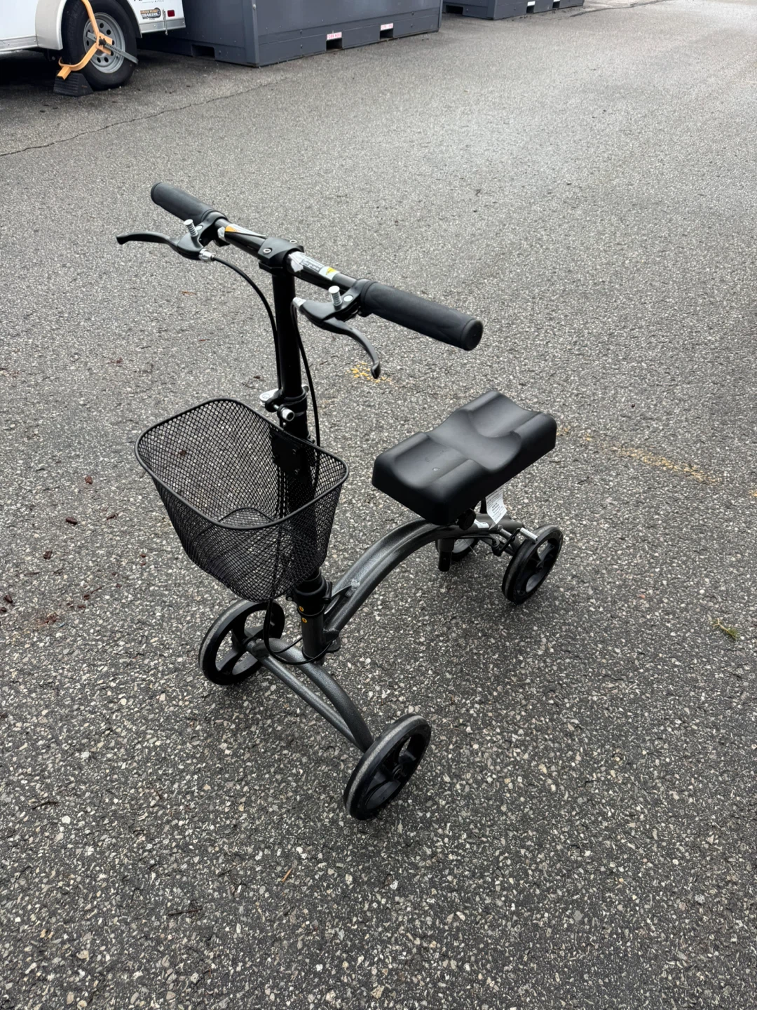 DRIVE MEDICAL KNEE WALKER