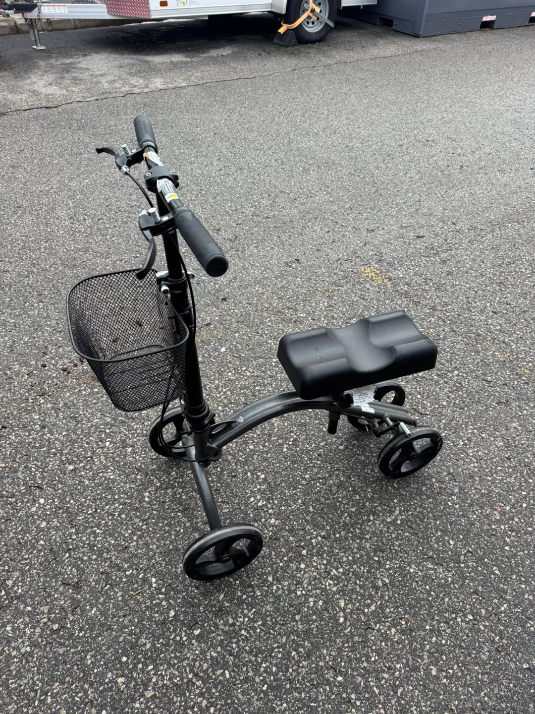 DRIVE MEDICAL KNEE WALKER - photo 2
