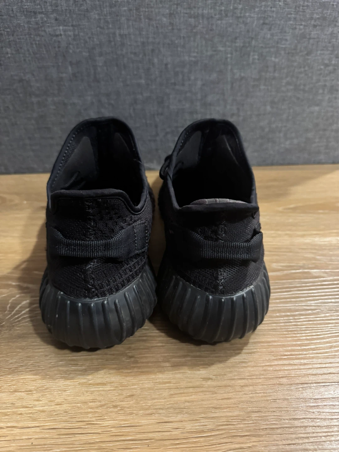 Yeezy Boost 350 V2 Onyx - photo 4