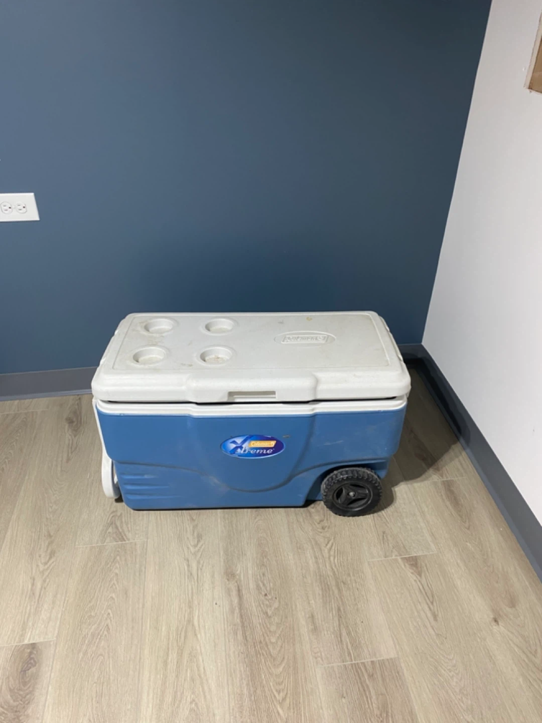 Coleman Xtreme Cooler with Wheels