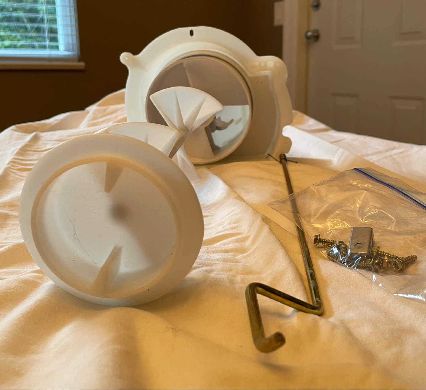 White Plastic Ice Maker Auger Motor Assembly - photo 3