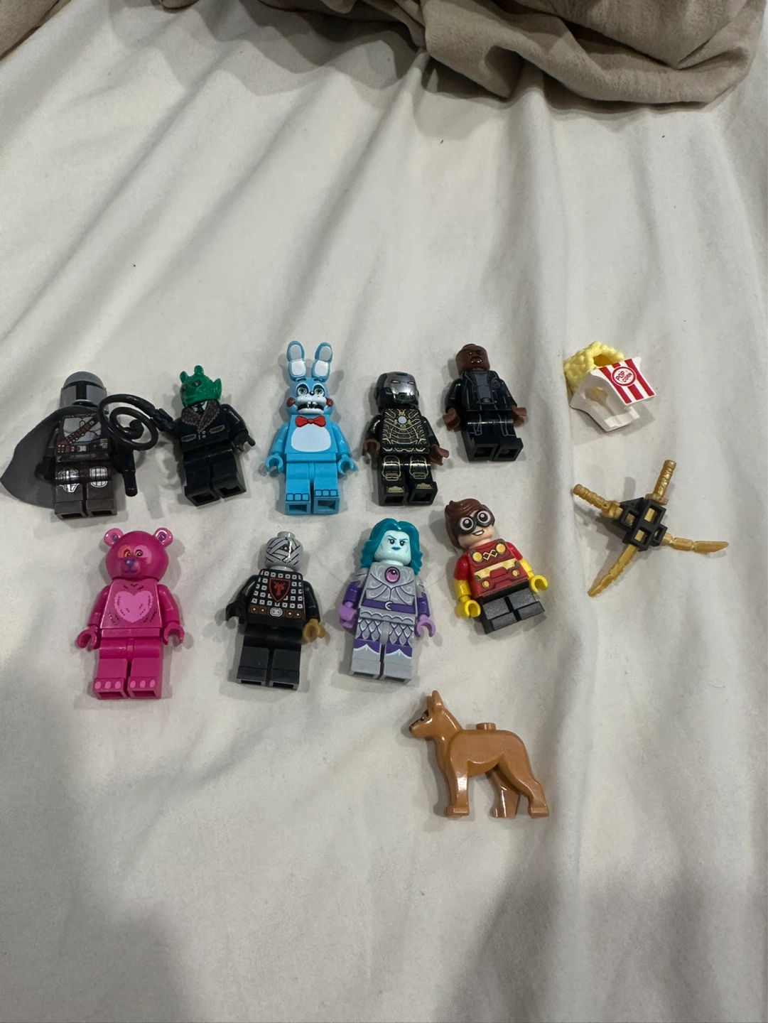 LEGO Minifigure Lot with Accessories