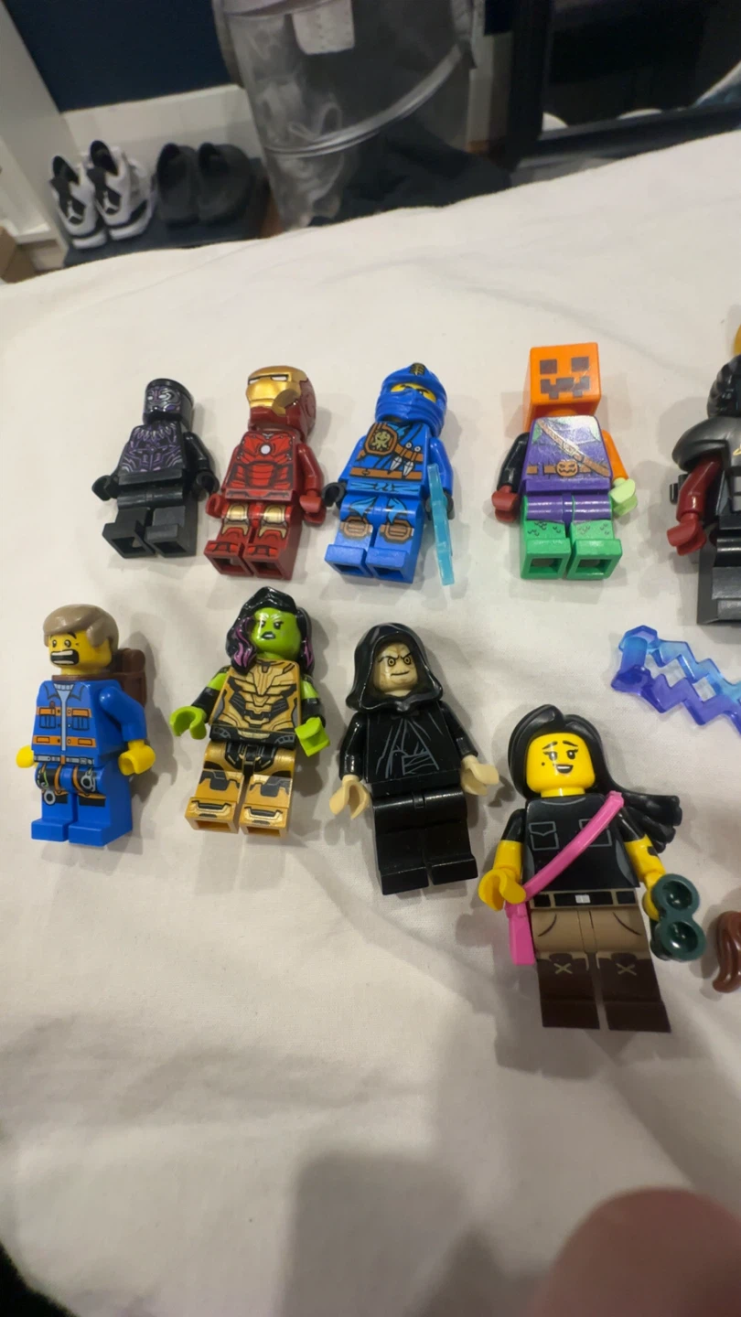 Assorted LEGO Minifigures and Accessories - photo 3