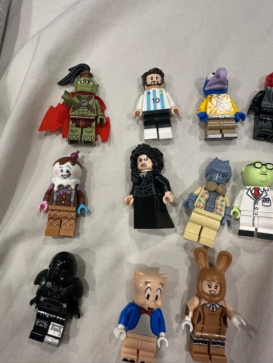 Assorted LEGO Minifigures Collection - photo 2