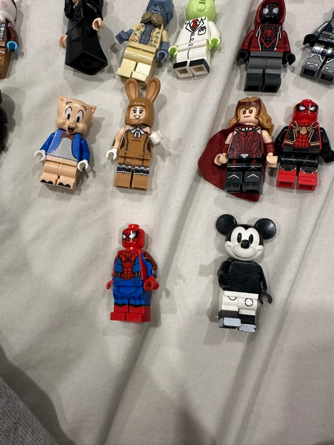 Assorted LEGO Minifigures Collection - photo 4