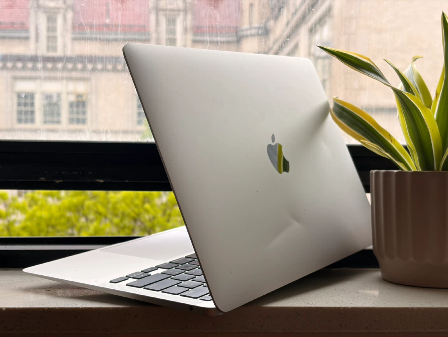 Apple MacBook Air (2020, M1, 13-inch) - photo 5