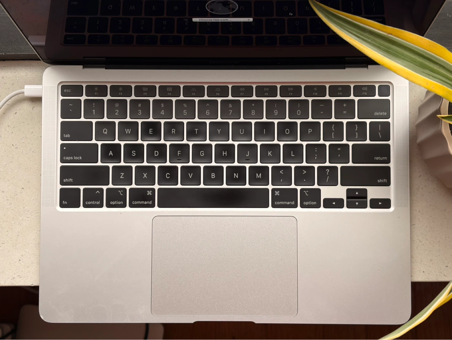 Apple MacBook Air (2020, M1, 13-inch) - photo 2