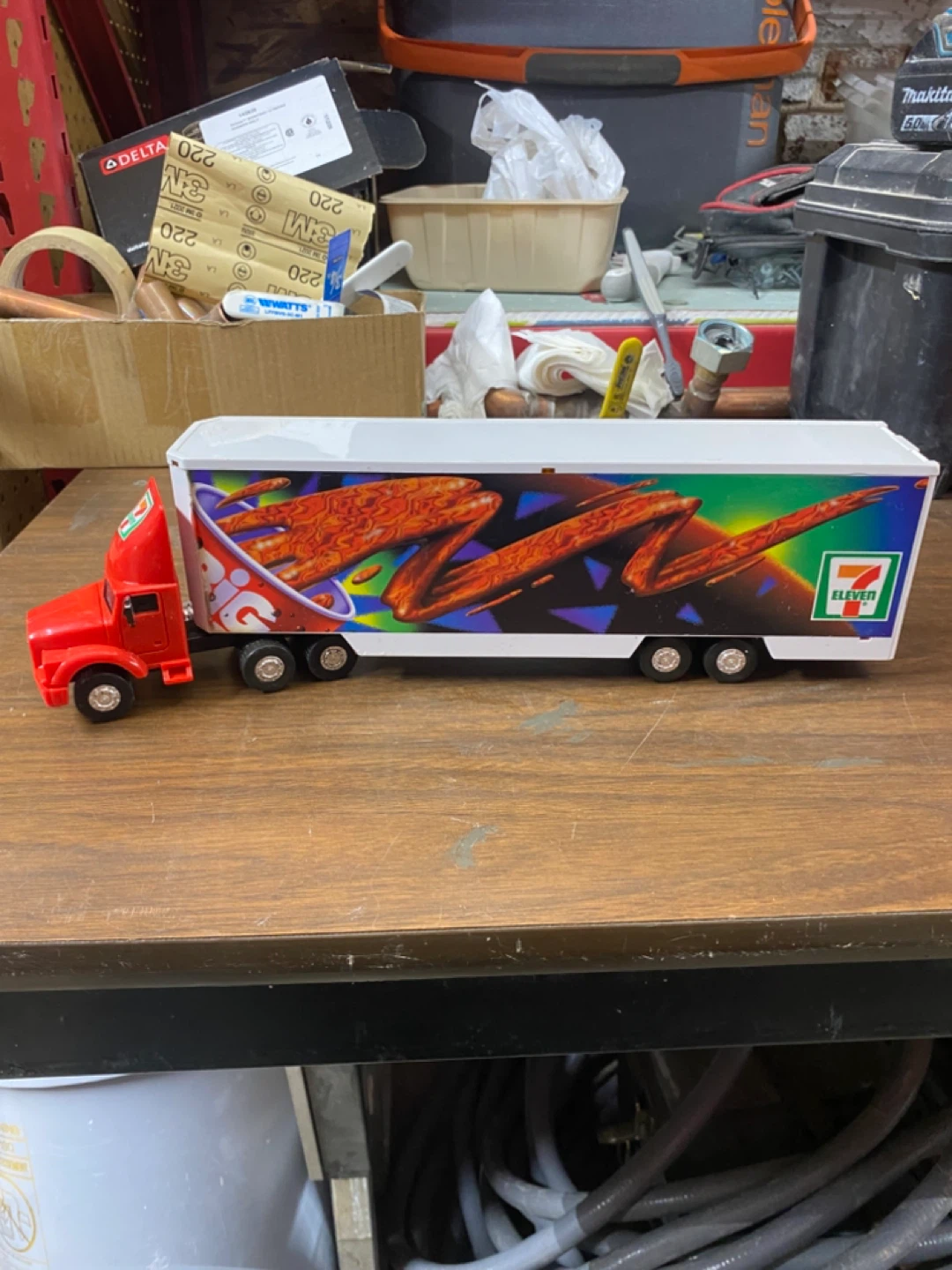 7-Eleven "Big Gulp" Semi Truck Toy - photo 4