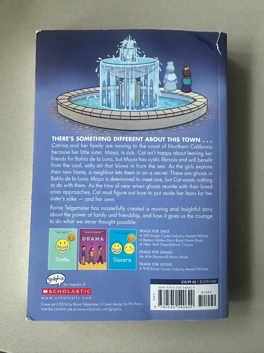 Raina Telgemeier Ghosts Graphic Novel 🌱 - photo 2