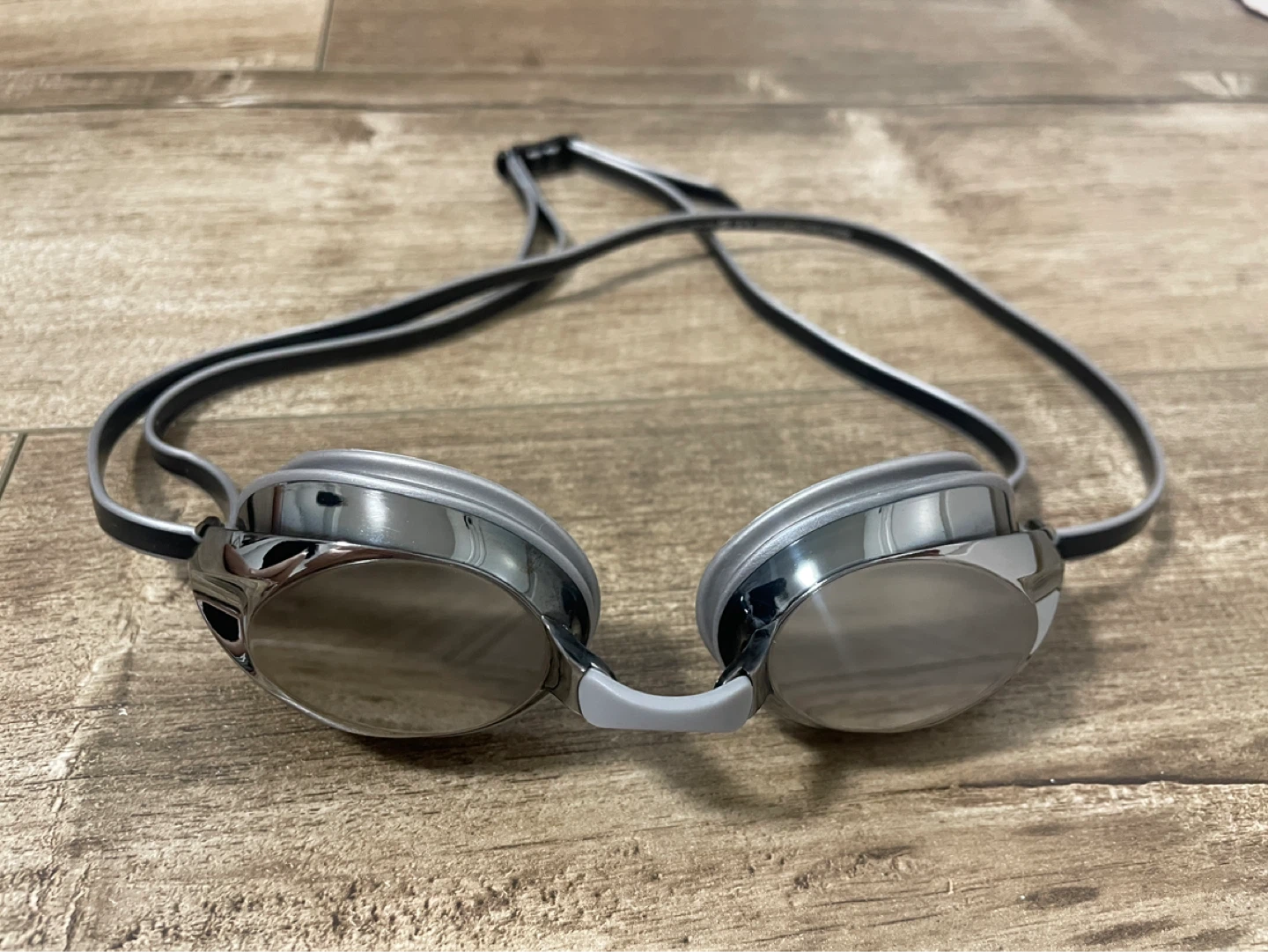 Amazon Basic Silver Mirrored Unisex Swim Goggles - photo 5