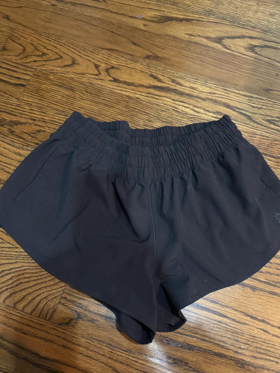OFFLINE by Aerie Black Low Rise Running Shorts Size M/M