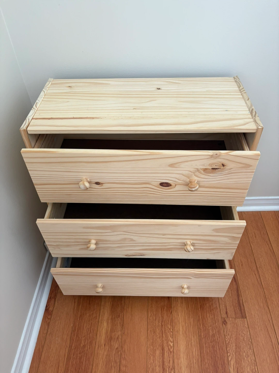 Pine 3-Drawer Dresser