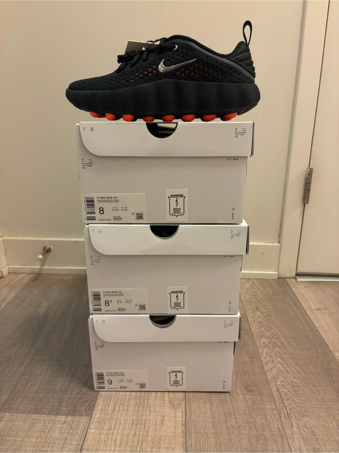 Nike Mind 002 Black size 8/8.5/9 Women’s