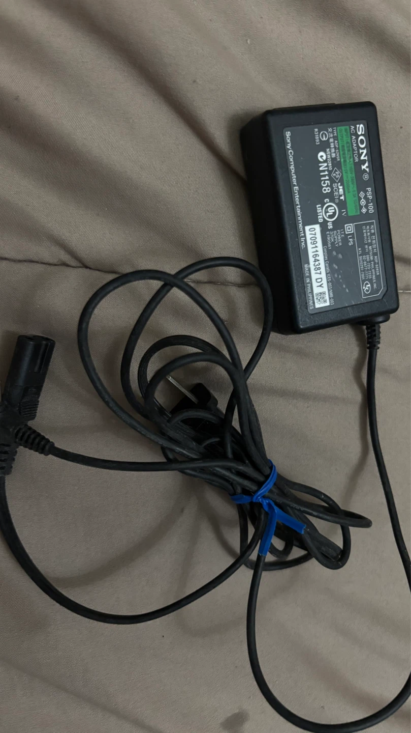 🌱 Sony PSP-100 AC Adapter ADP-62R - photo 2