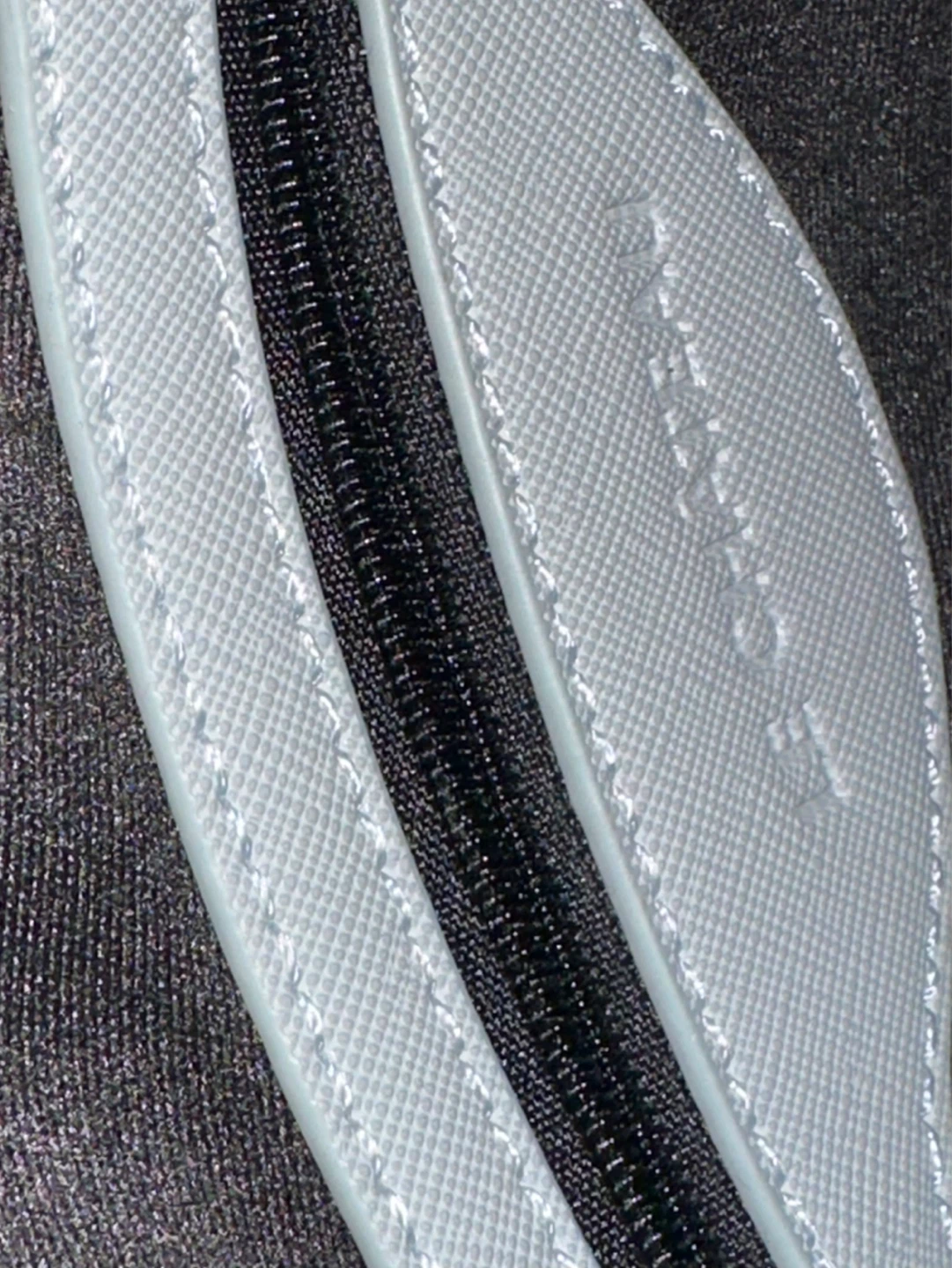 LE CHÂTEAU Blue Handbag with Crossbody Strap - photo 4