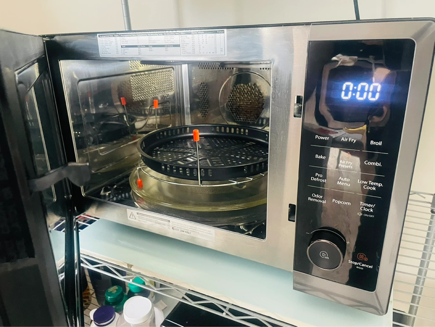 Toshiba  Microwave Oven with Air Fry 8-in-1 - photo 2