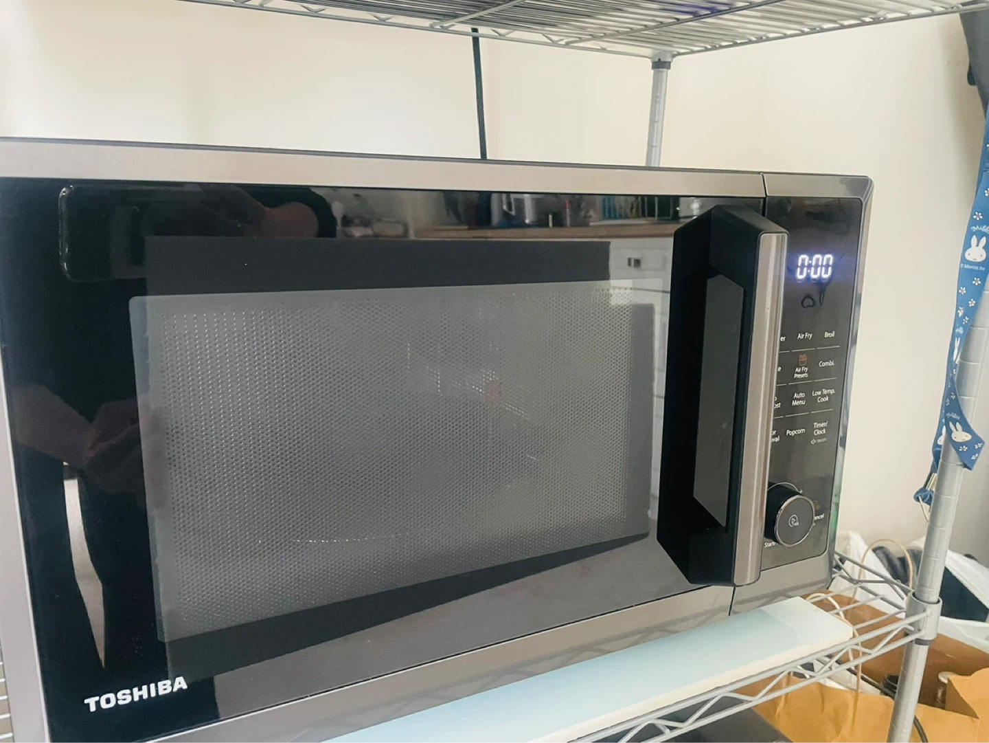 Toshiba  Microwave Oven with Air Fry 8-in-1 - photo 3