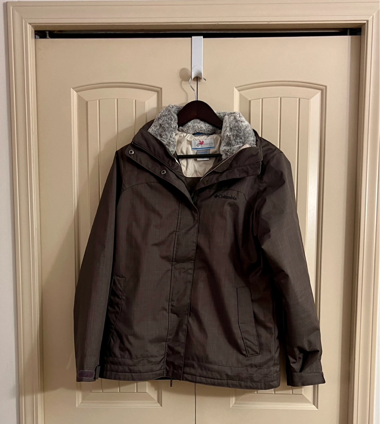 Columbia Jacket - Size M