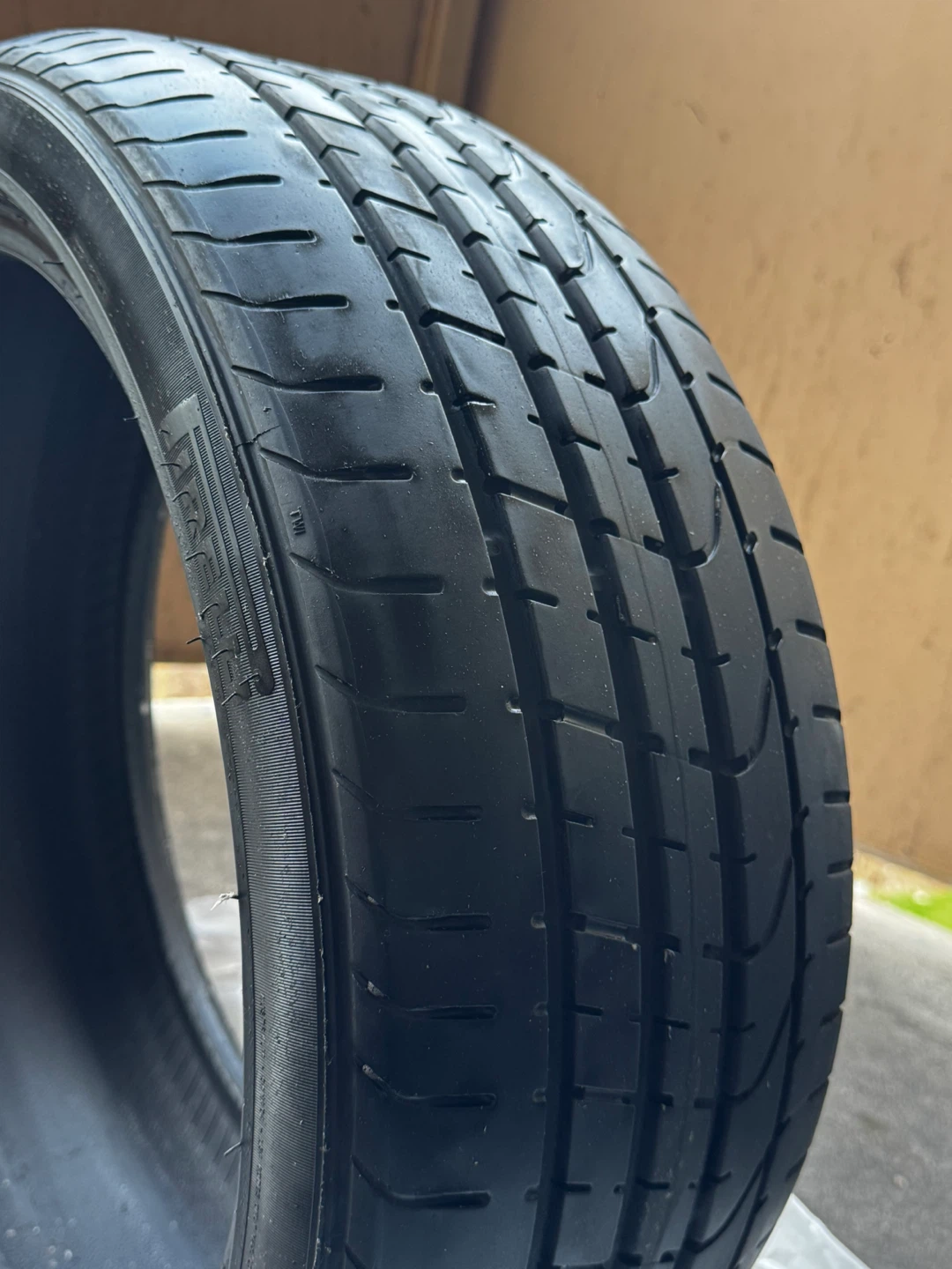 225/40/18 Pirelli Run Flat