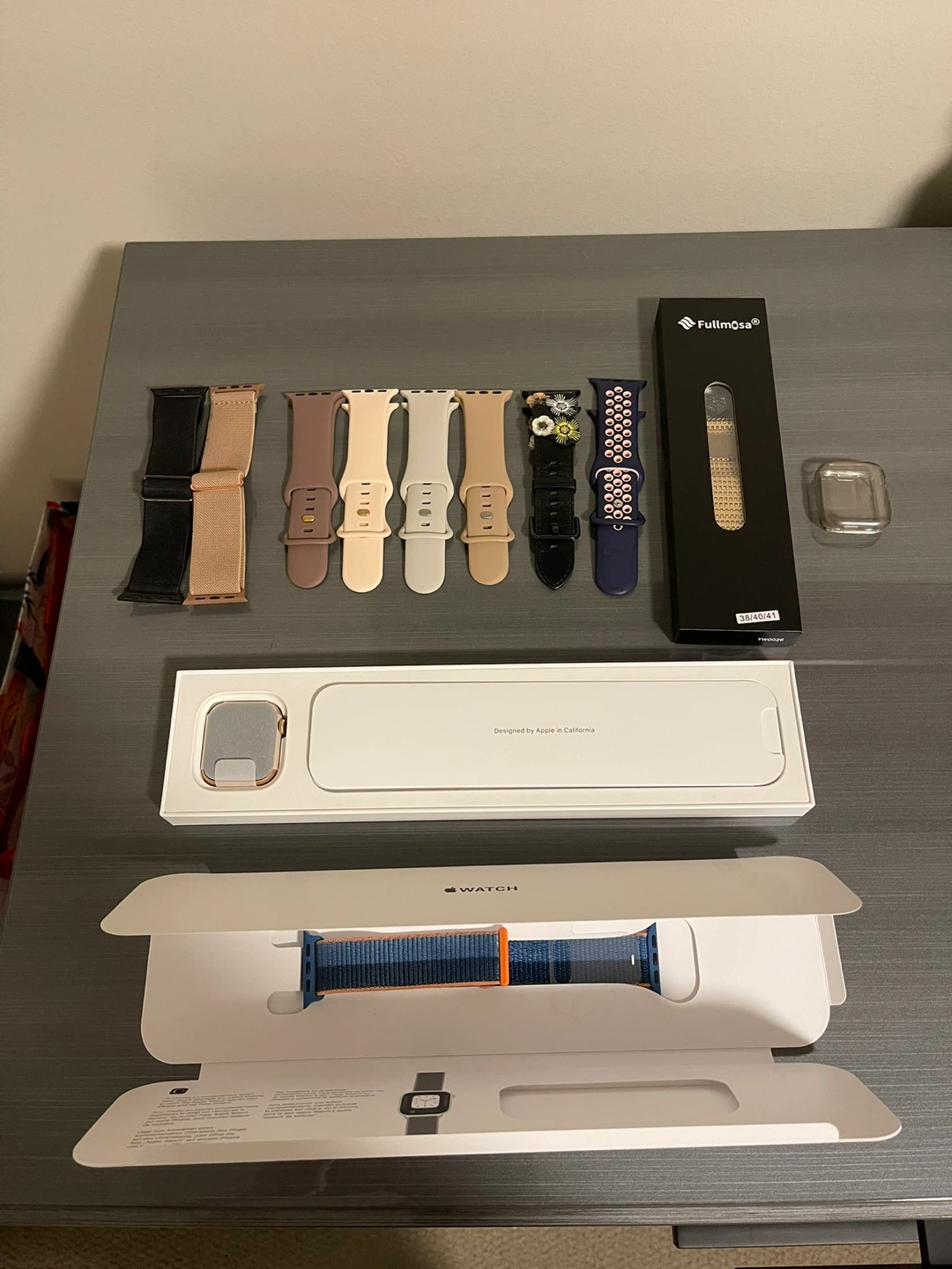 Apple Watch SE Gold Aluminum Case 40mm with Multiple Bands - photo 4