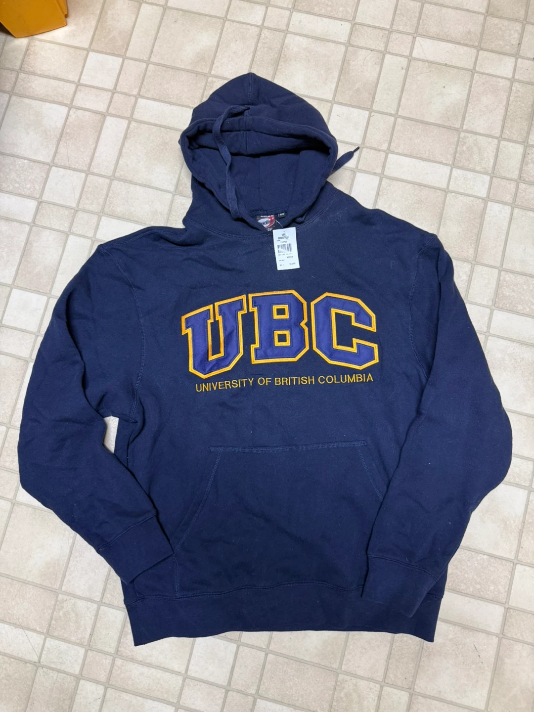 New navy UBC hoodie size M 🌱