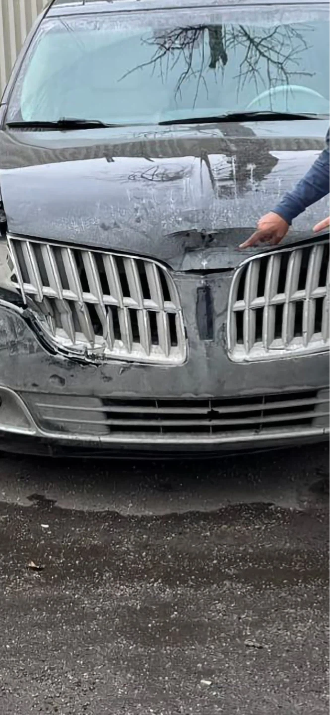 Black Lincoln MKT - photo 4