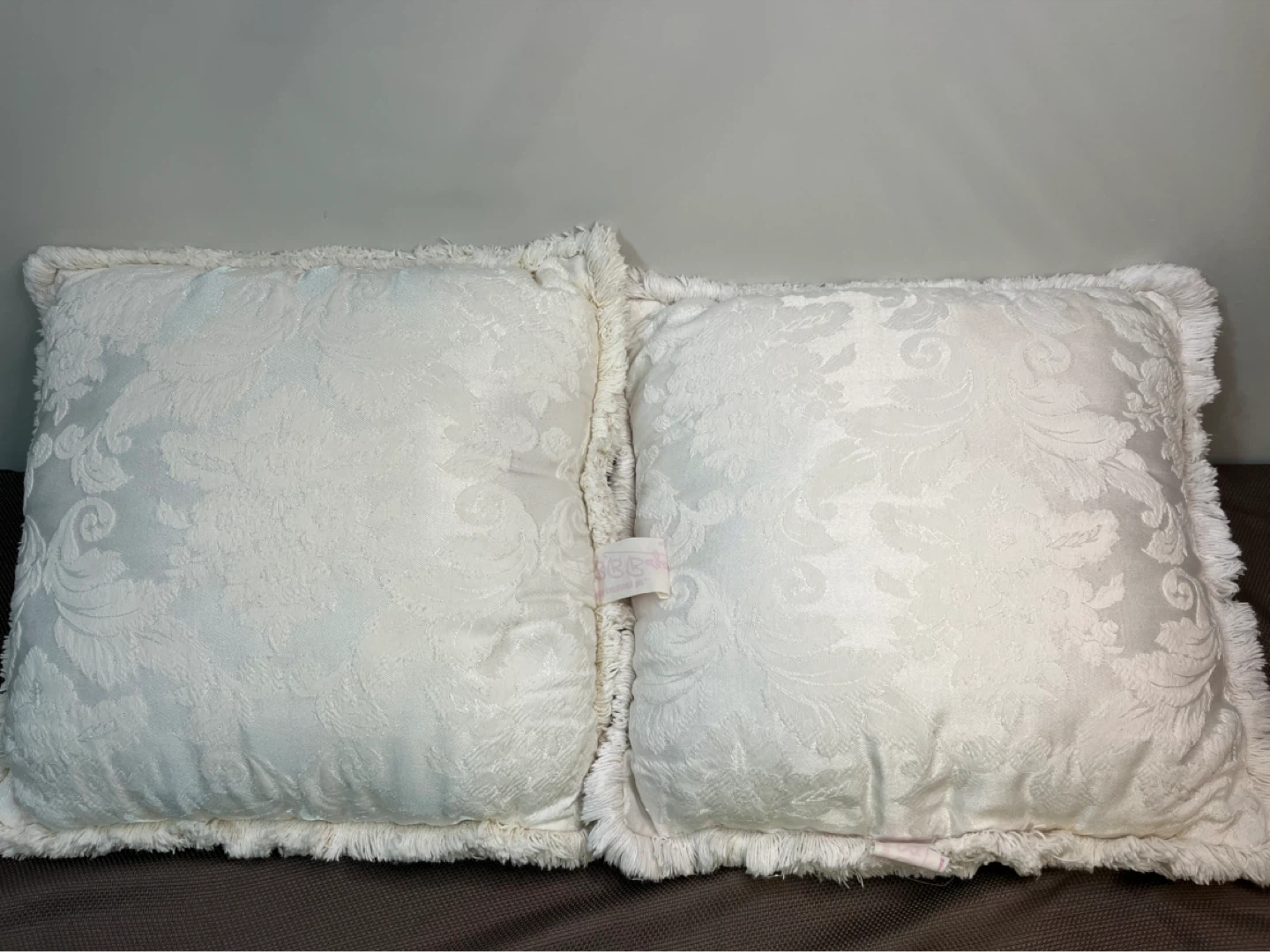 🌱Set of 2 Decorative Throw Pillows - White Damask with Fringe