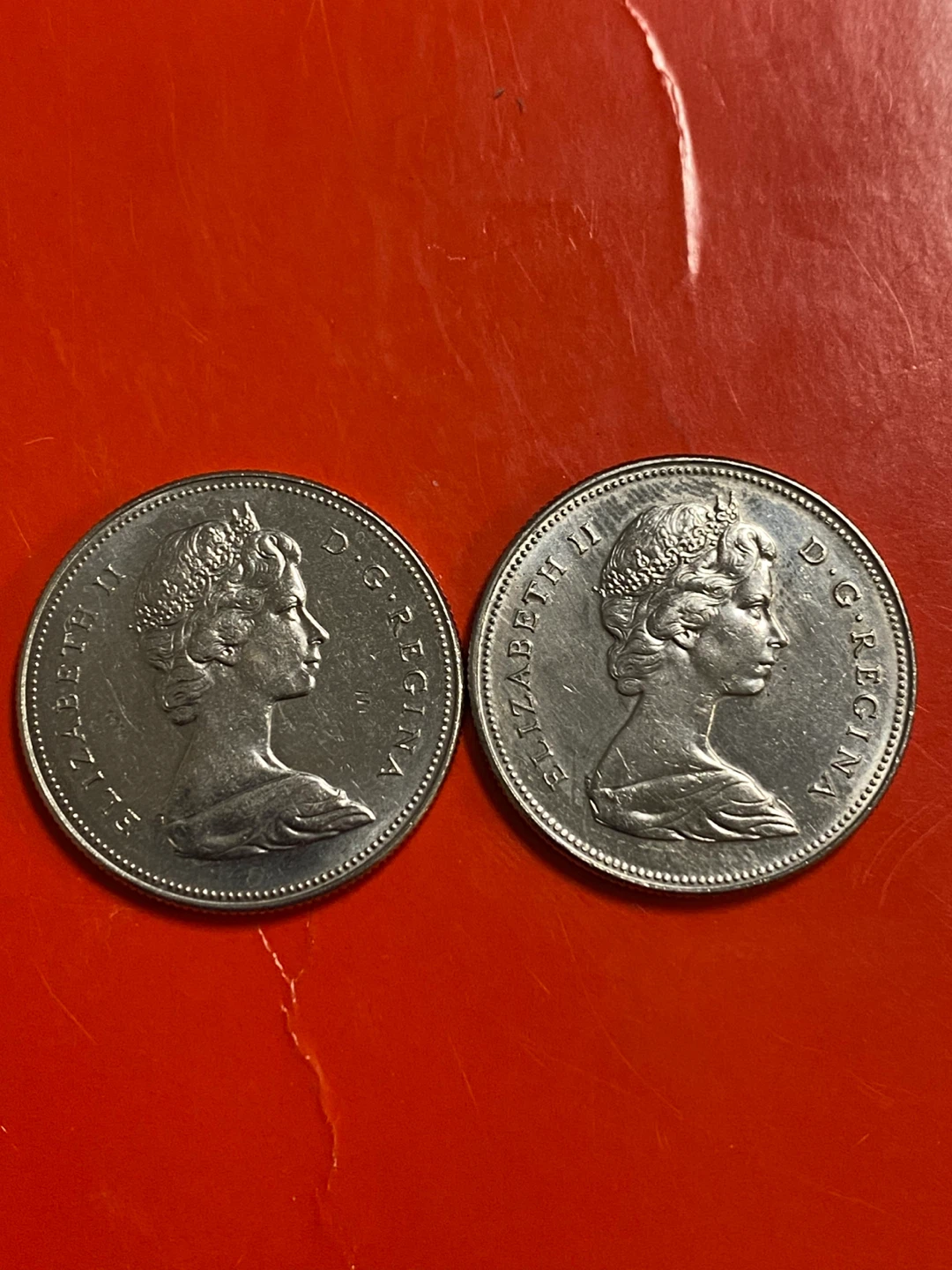 Two 1971 & 1972 Canadian 50 Cent Coins - photo 2