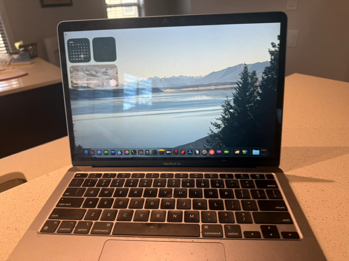 Apple MacBook Air M1 Laptop - photo 3