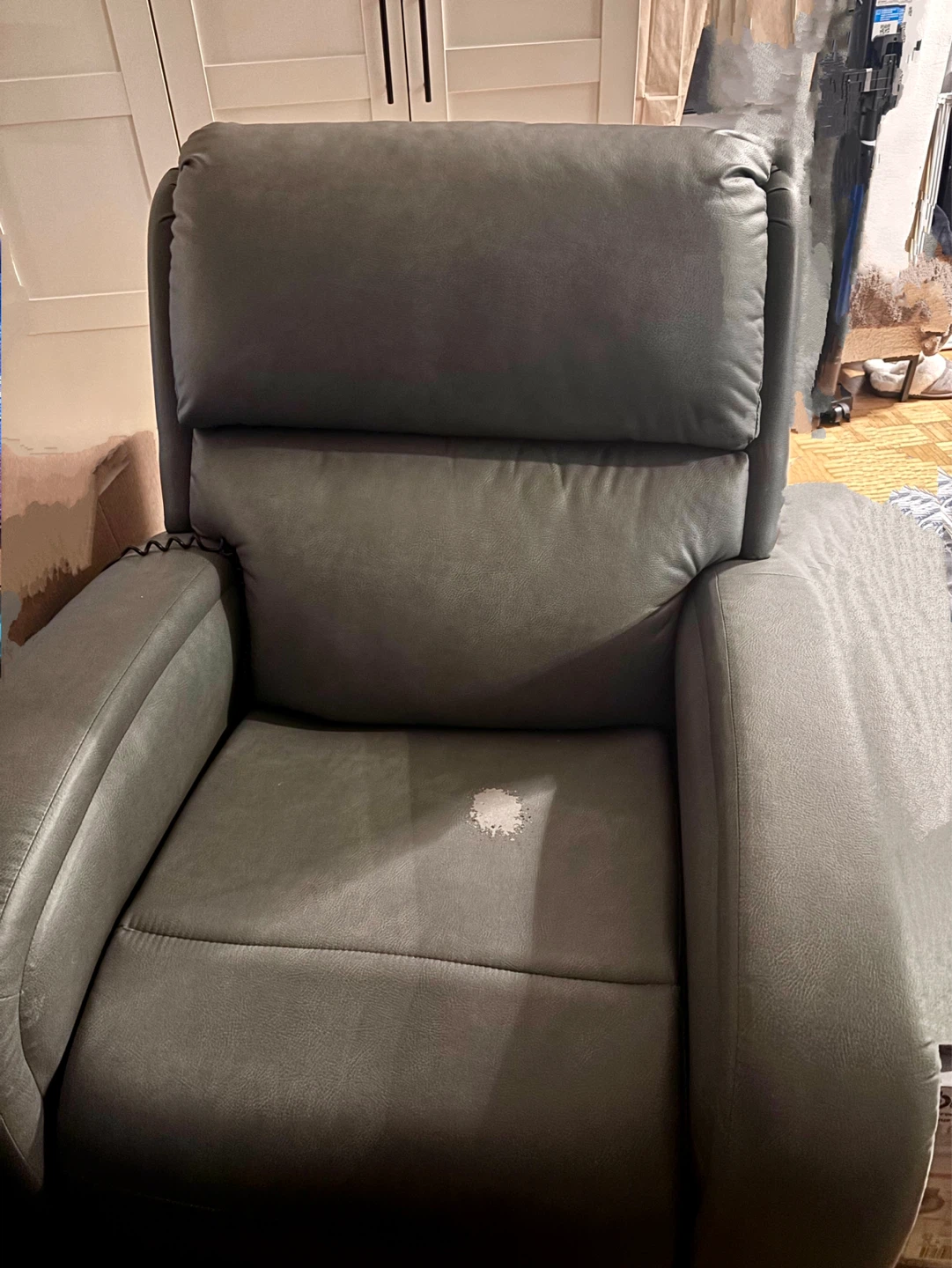 Golden EZ Sleeper Power Lift Recliner - photo 2
