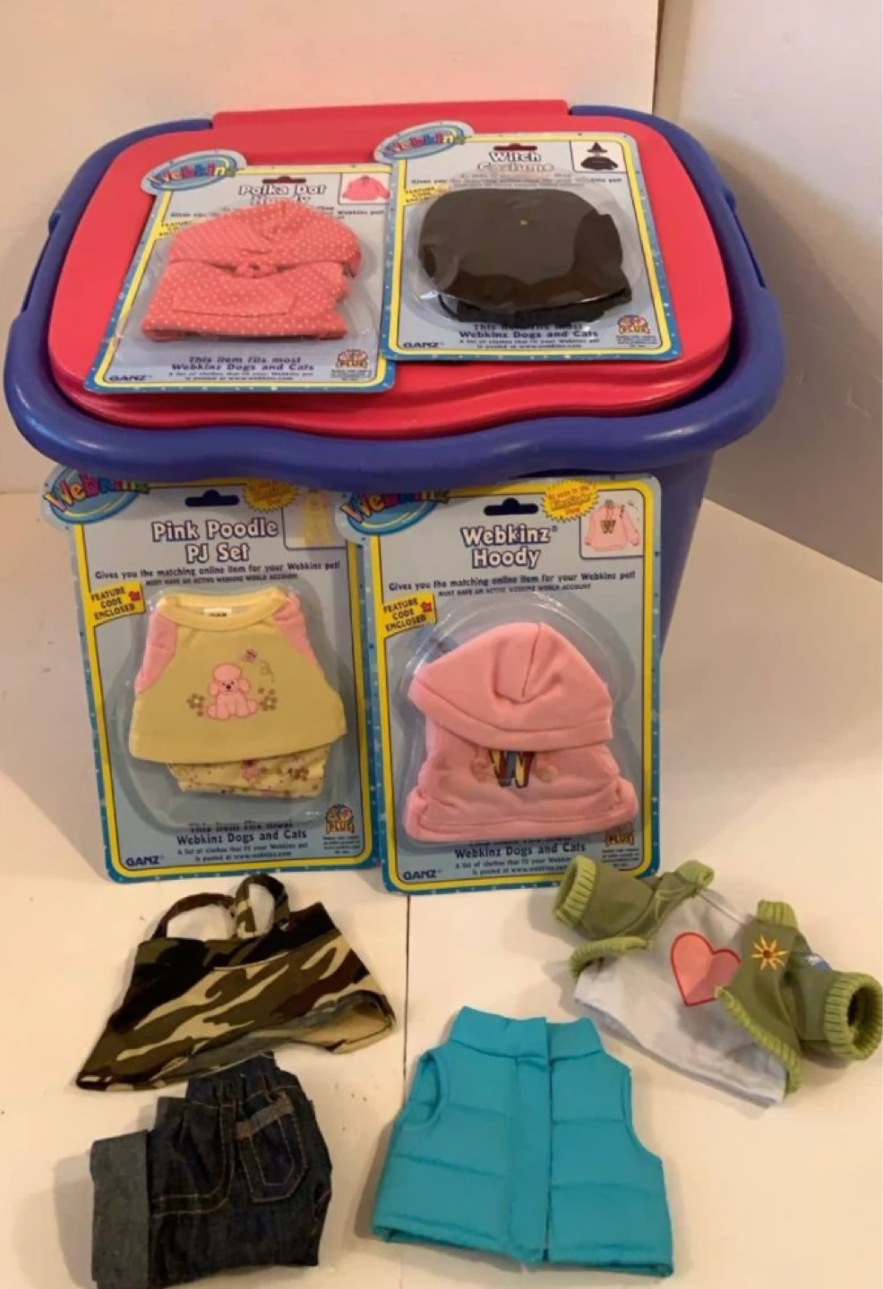 Webkinz Plush Toys, Accessories, and Play the Games Box - photo 3