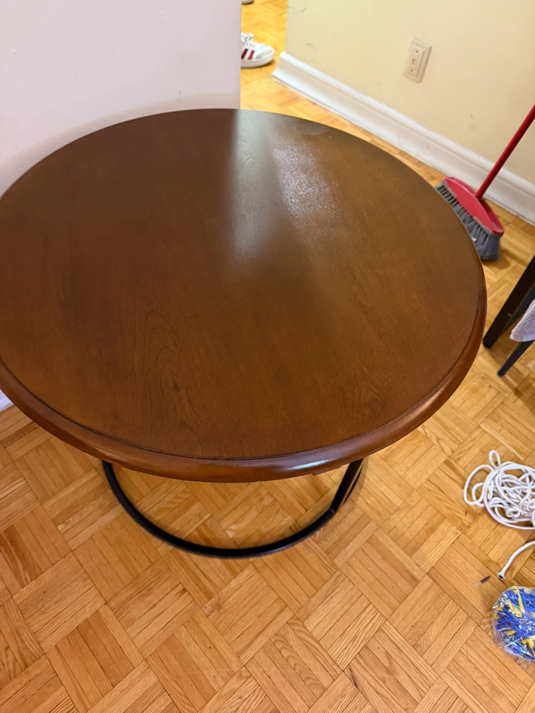 Modern Round Side Table - photo 5
