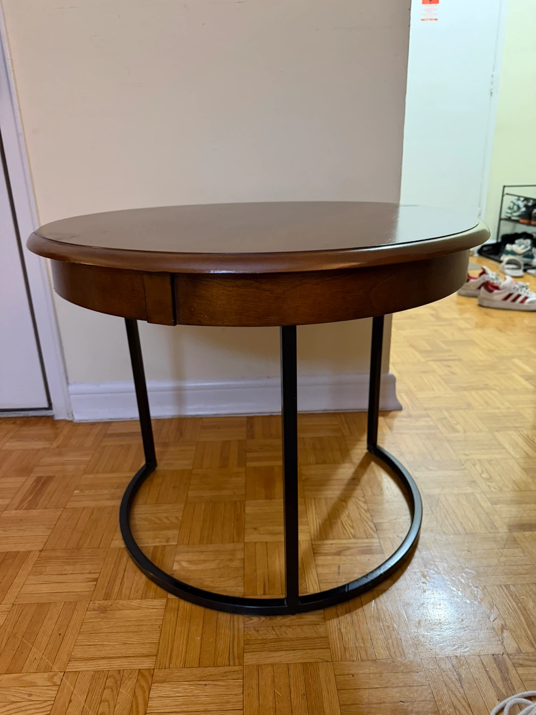 Modern Round Side Table - photo 2