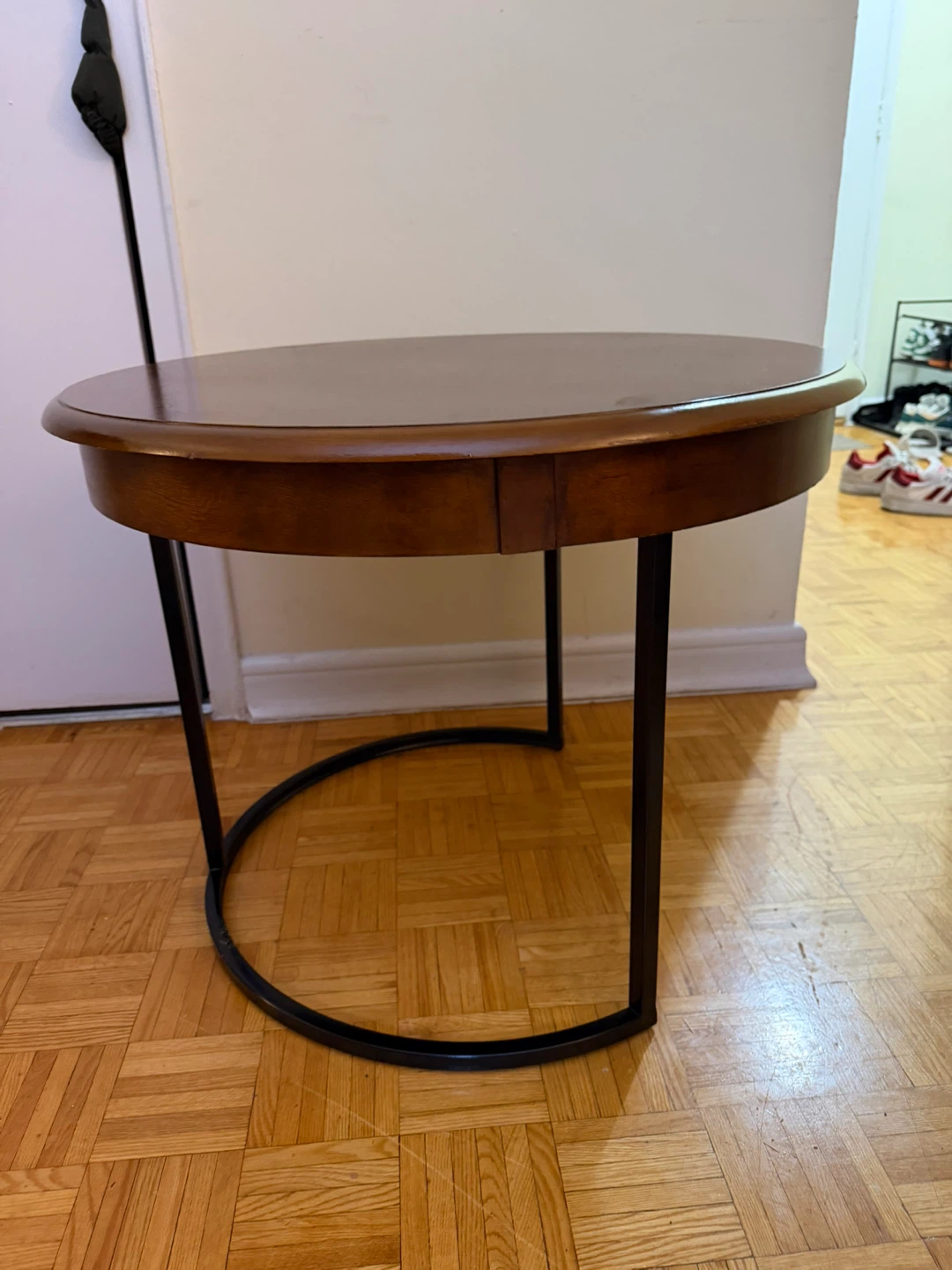 Modern Round Side Table - photo 4