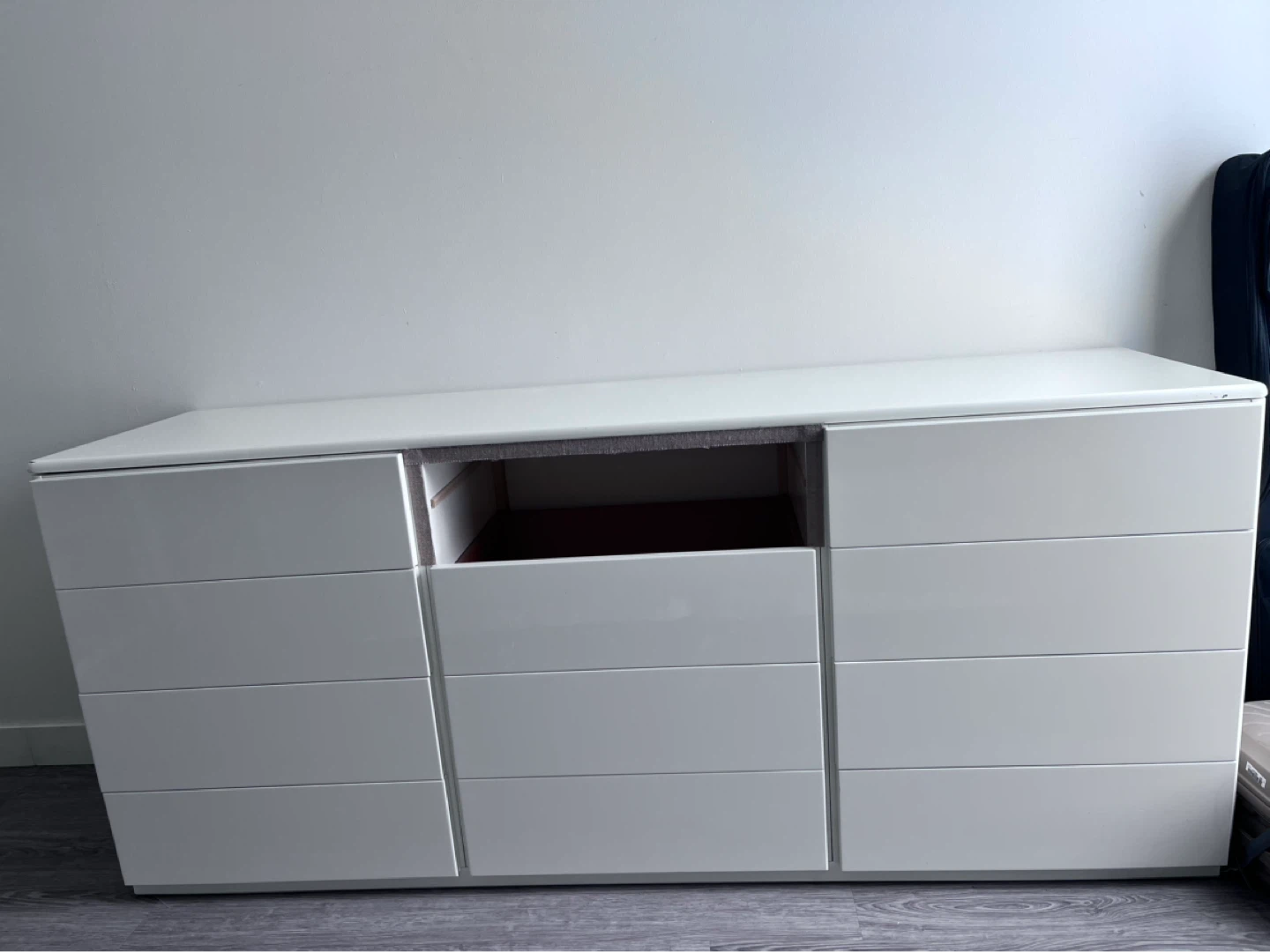 White 6-Drawer Dresser