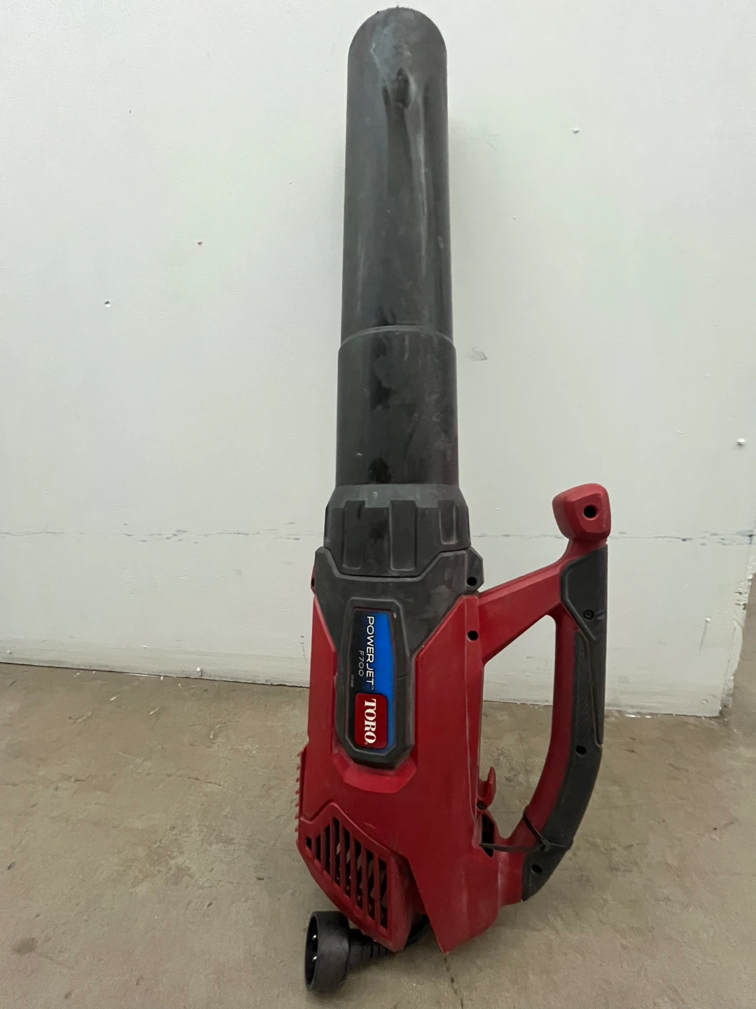 Toro PowerJet F700 Leaf Blower - photo 2