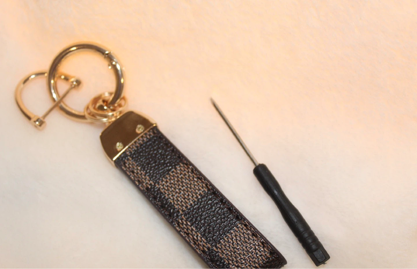 Designer Inspired Bear Keychain - photo 3