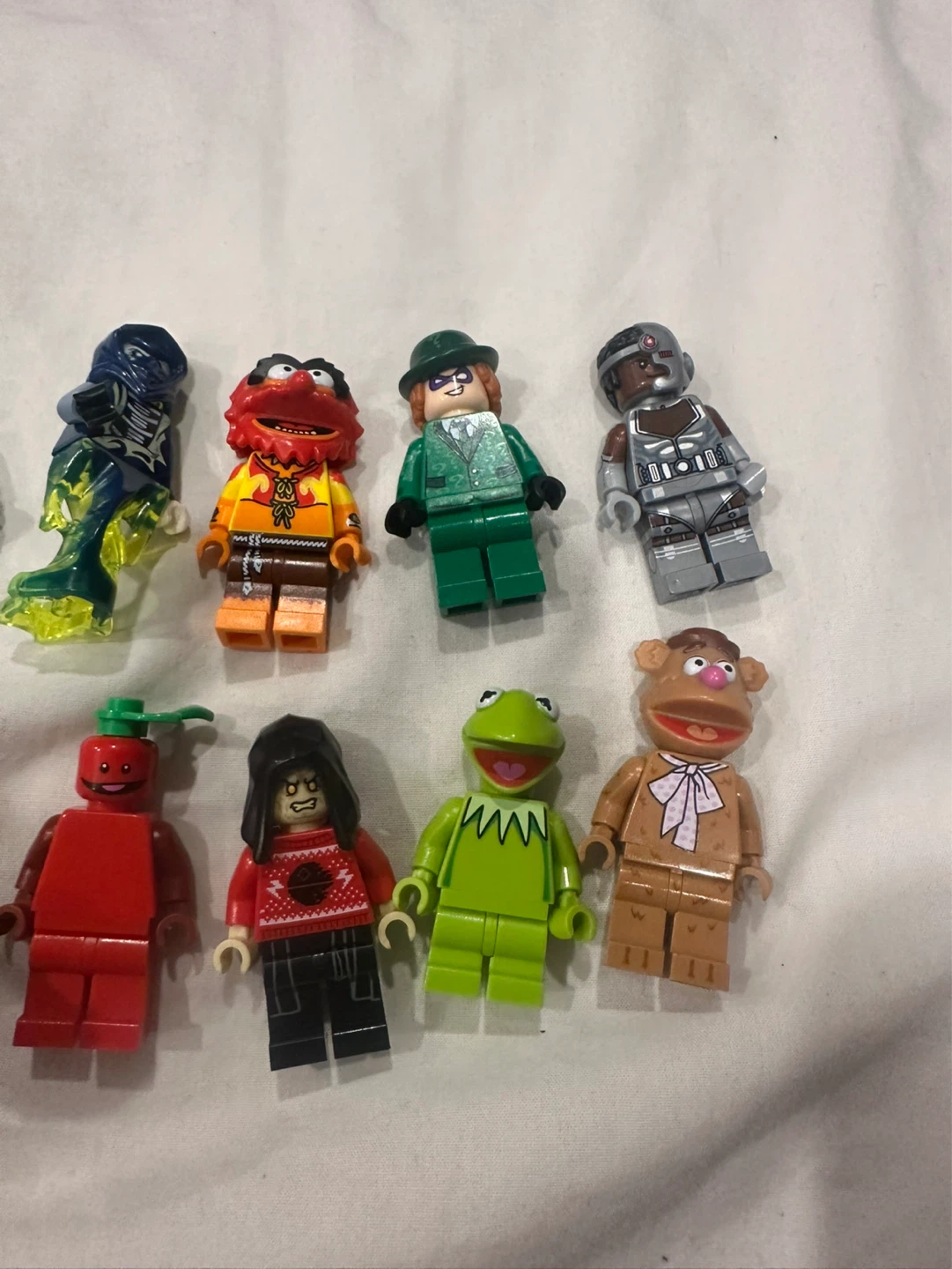 Assorted LEGO Minifigure Collection - photo 2