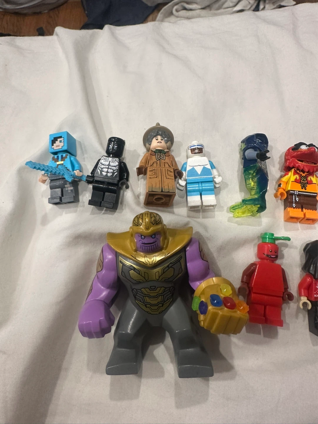 Assorted LEGO Minifigure Collection - photo 3