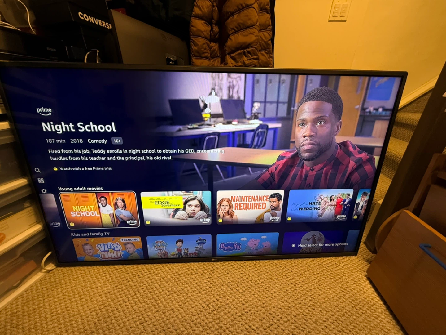 “60 LG Smart TV - photo 4