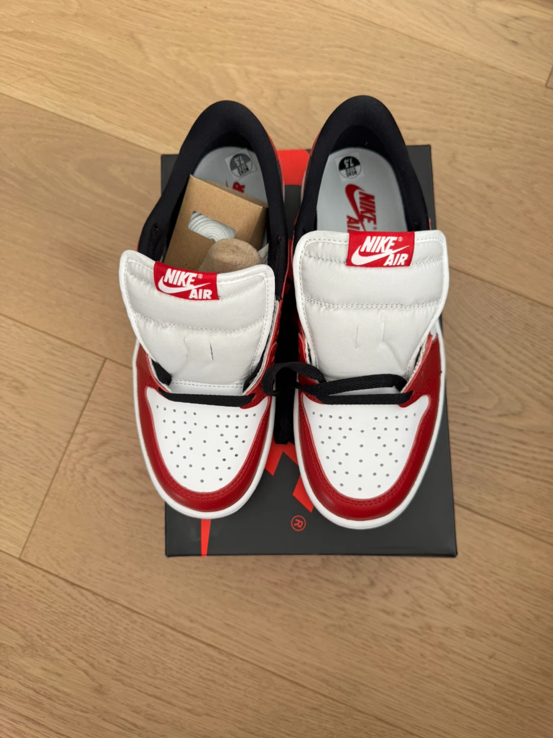 Nike Air Jordan 1 Retro Low OG "Chicago" - photo 4