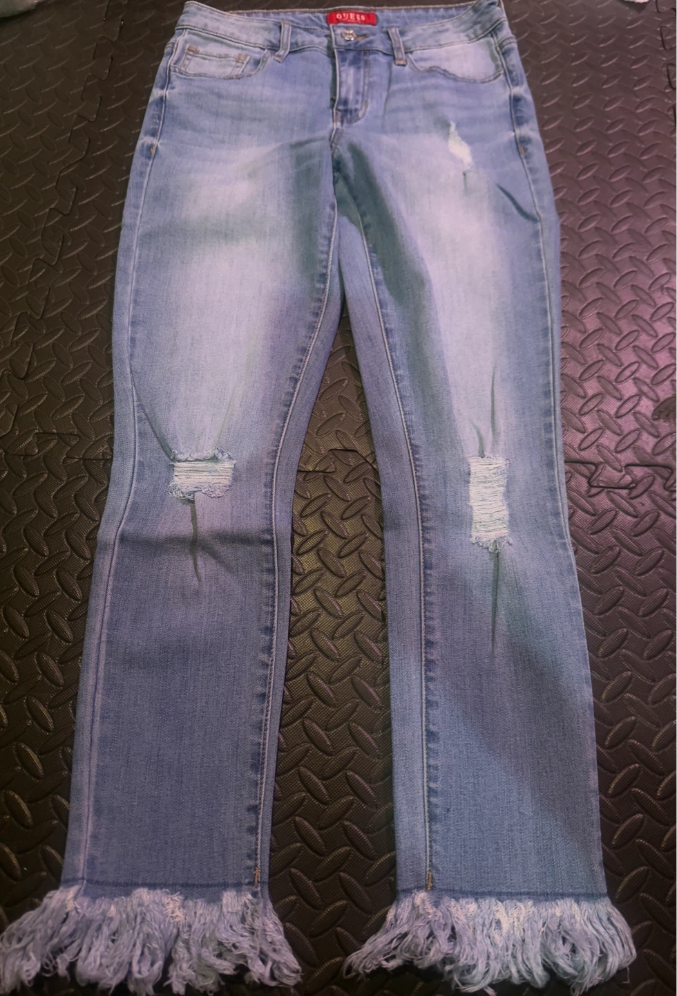 GUESS Women's Light Wash Distressed Frayed Hem Jeans