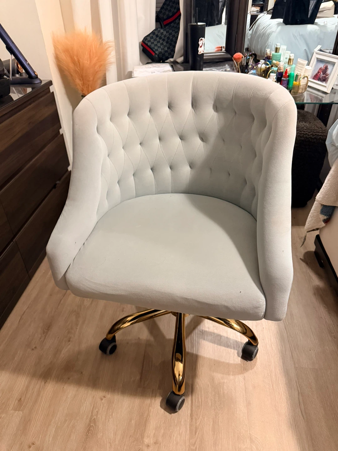 Grey Tufted Accent Chair with Gold Base - photo 2