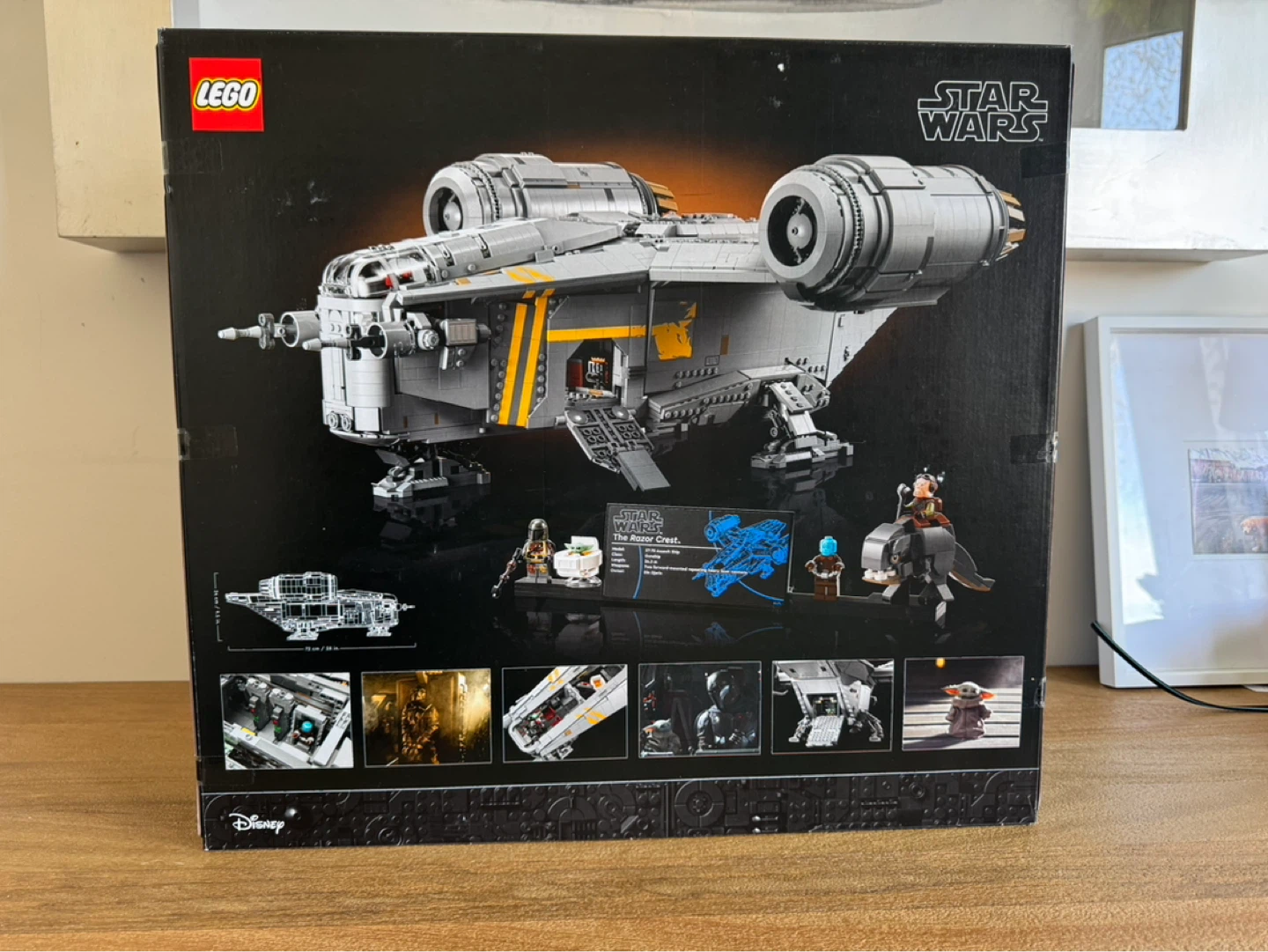 LEGO Star Wars The Razor Crest Ultimate Collector Series Set - photo 2