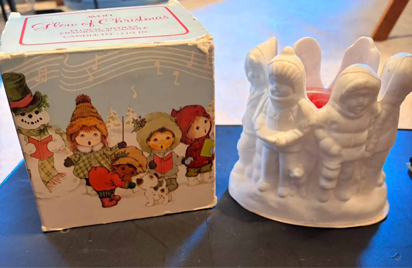 Avon Glow of Christmas Floral Medley Scented Candle