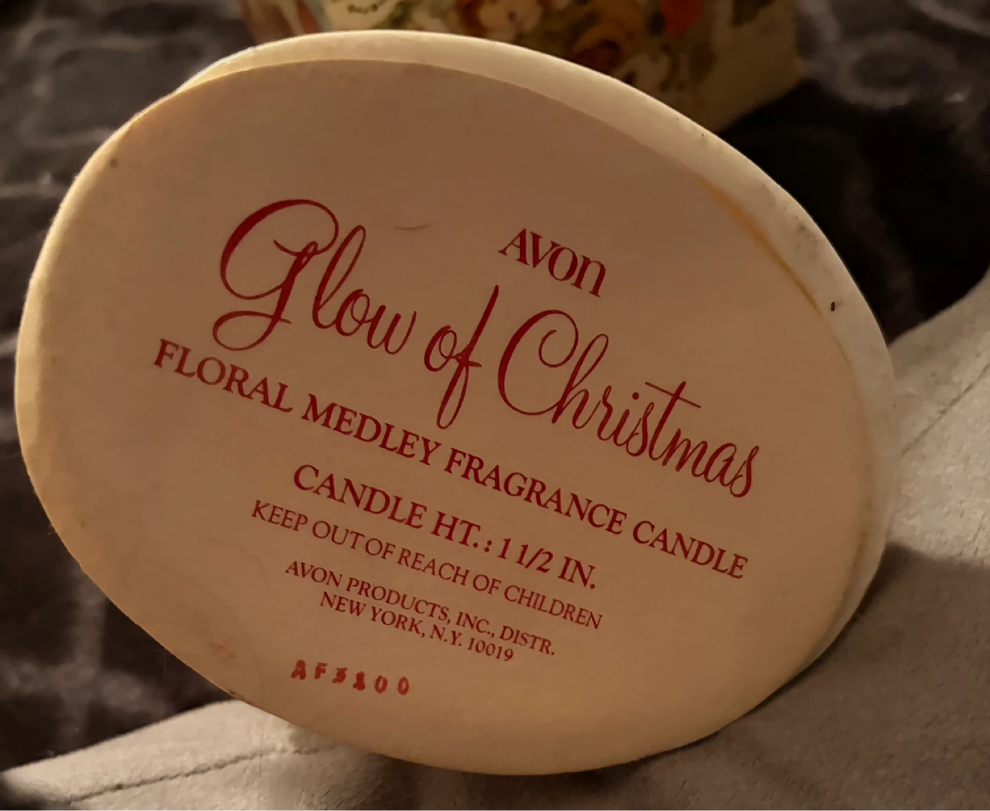 Avon Glow of Christmas Floral Medley Scented Candle - photo 2